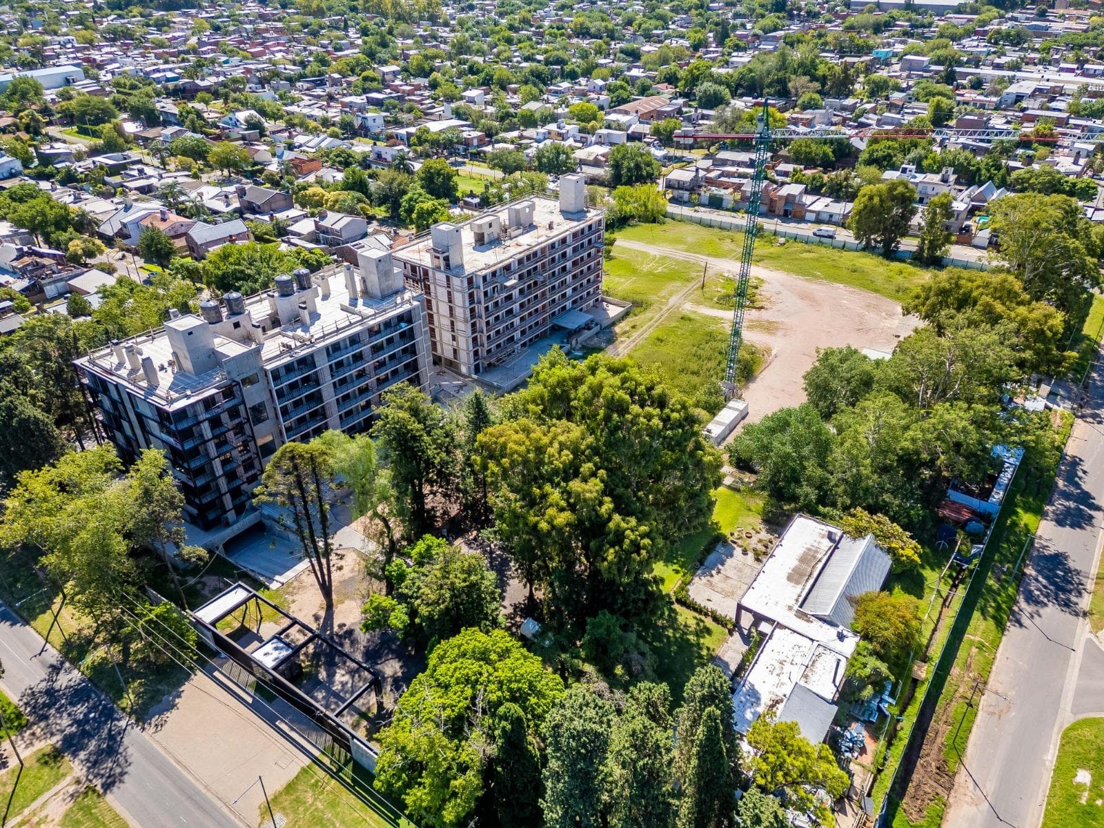 FOR SALE | TRADE - 2-bedroom apartment with a patio and amenities - Fisherton.