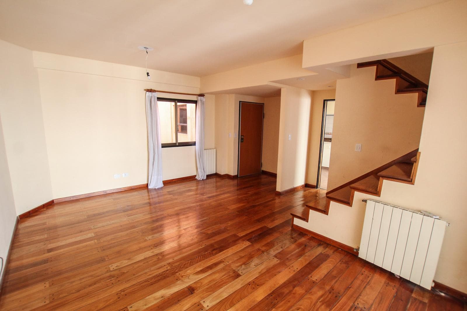 3-room, two-story apartment with a garage in Belgrano—super bright!!