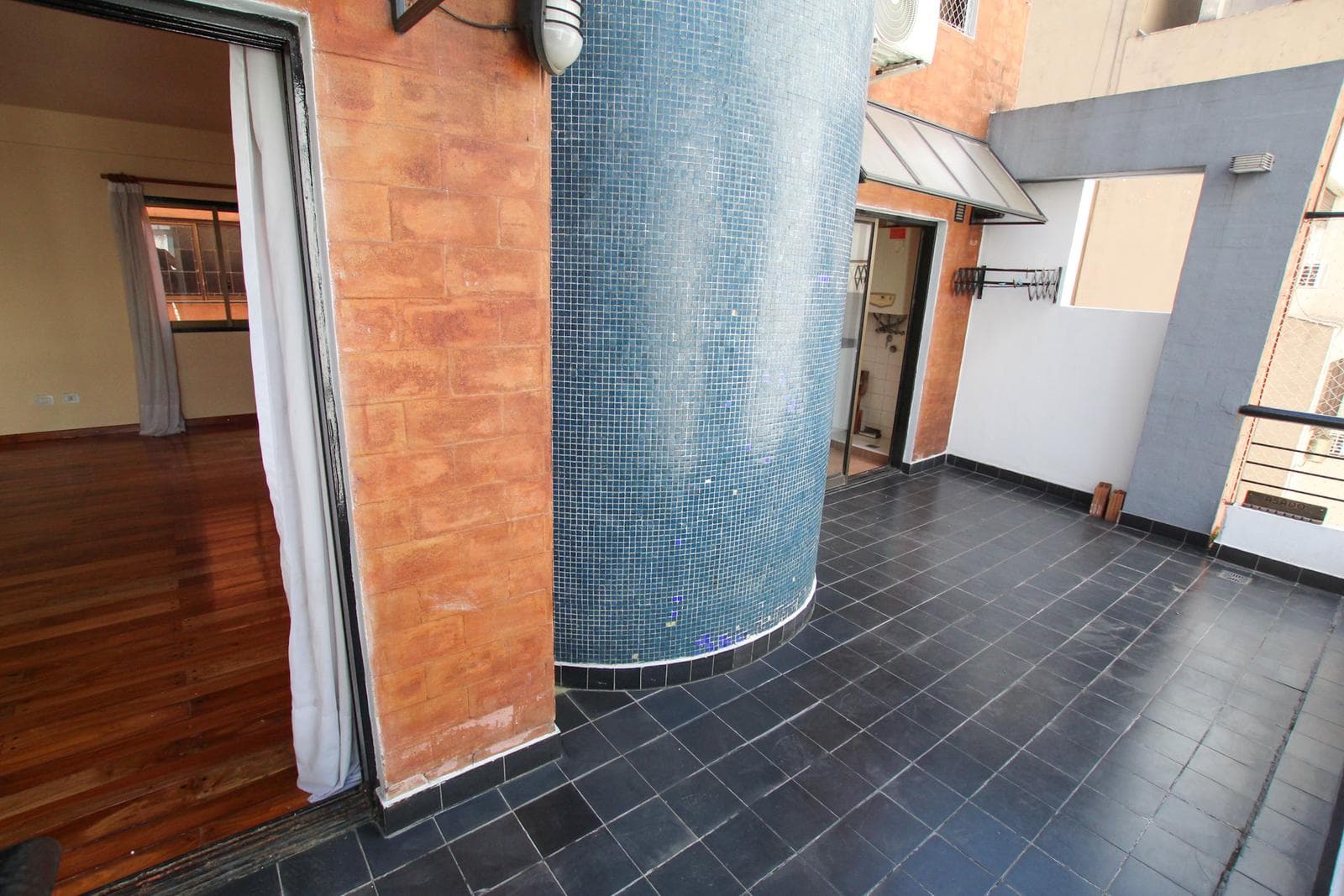 3-room, two-story apartment with a garage in Belgrano—super bright!!