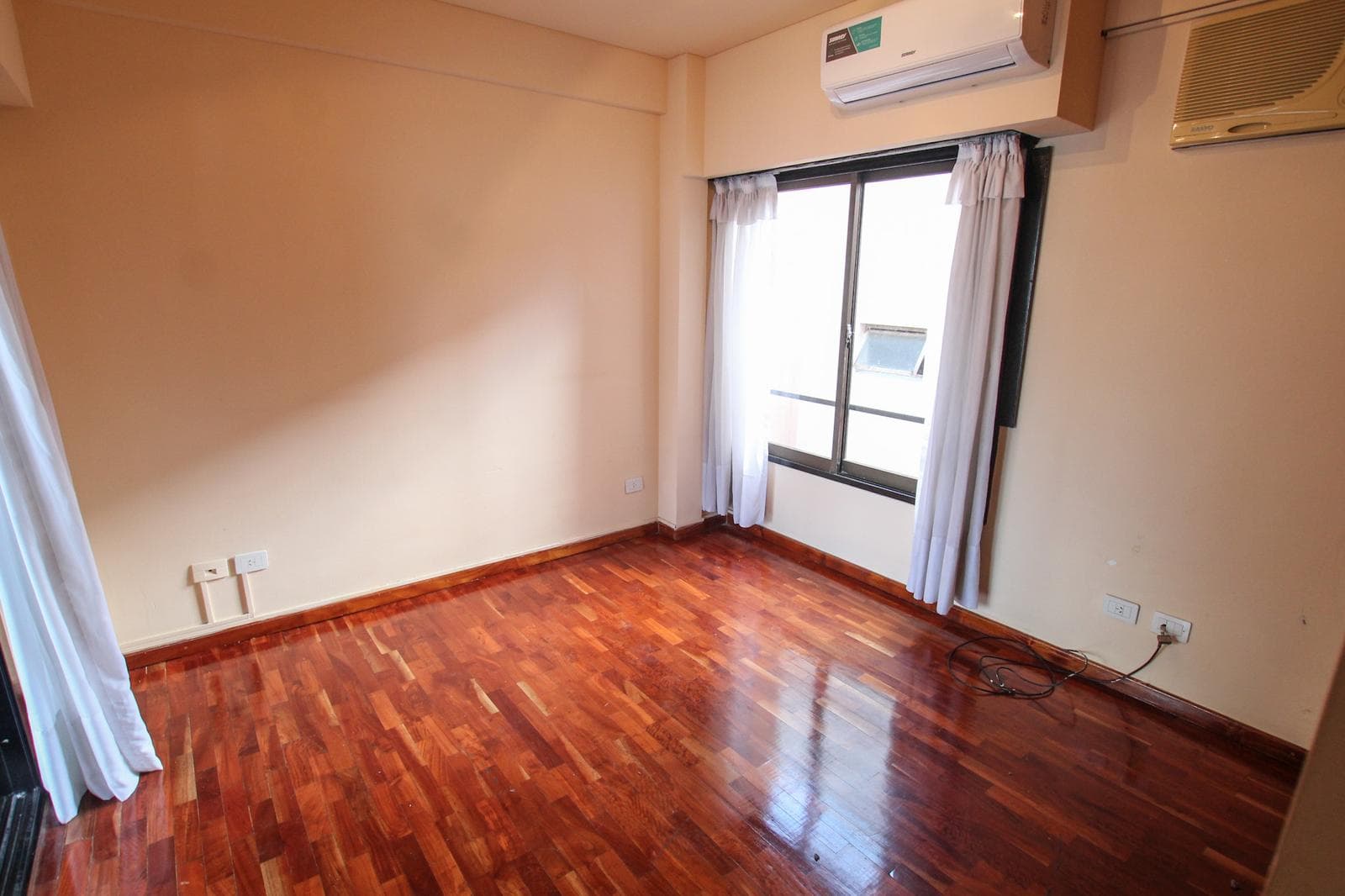 3-room, two-story apartment with a garage in Belgrano—super bright!!