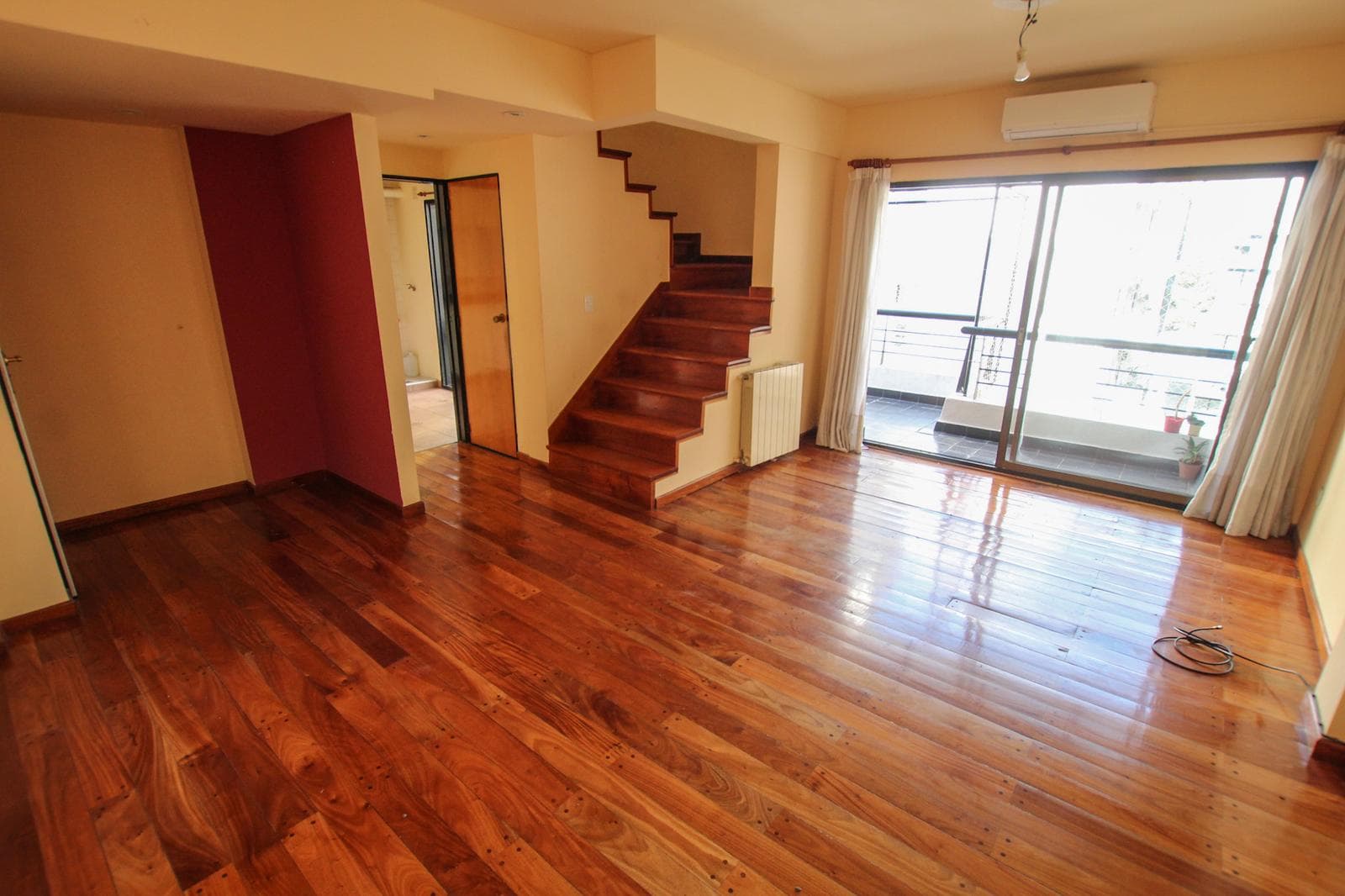 3-room, two-story apartment with a garage in Belgrano—super bright!!