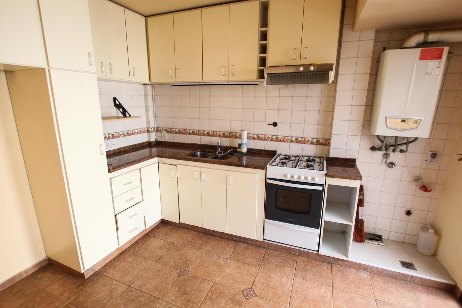 3-room, two-story apartment with a garage in Belgrano—super bright!!