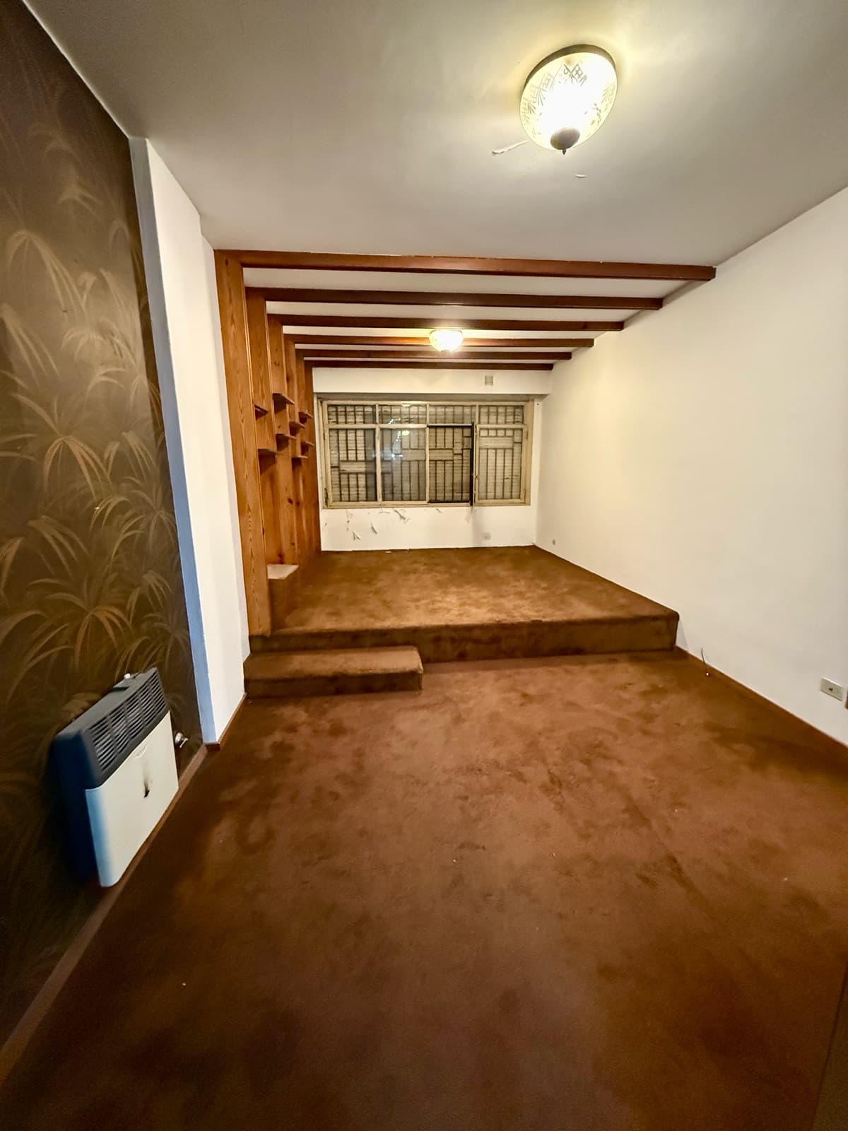 Two-bedroom apartment with a multipurpose room on the ground floor, Parque España, great opportunity