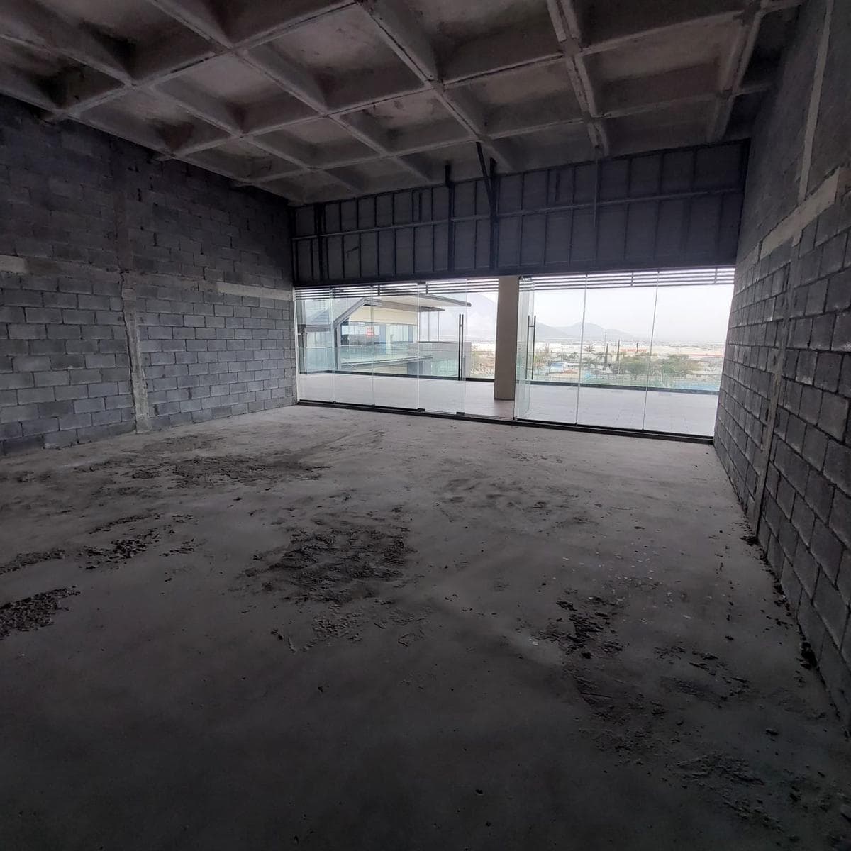 COMMERCIAL SPACE FOR RENT IN CUMBRES