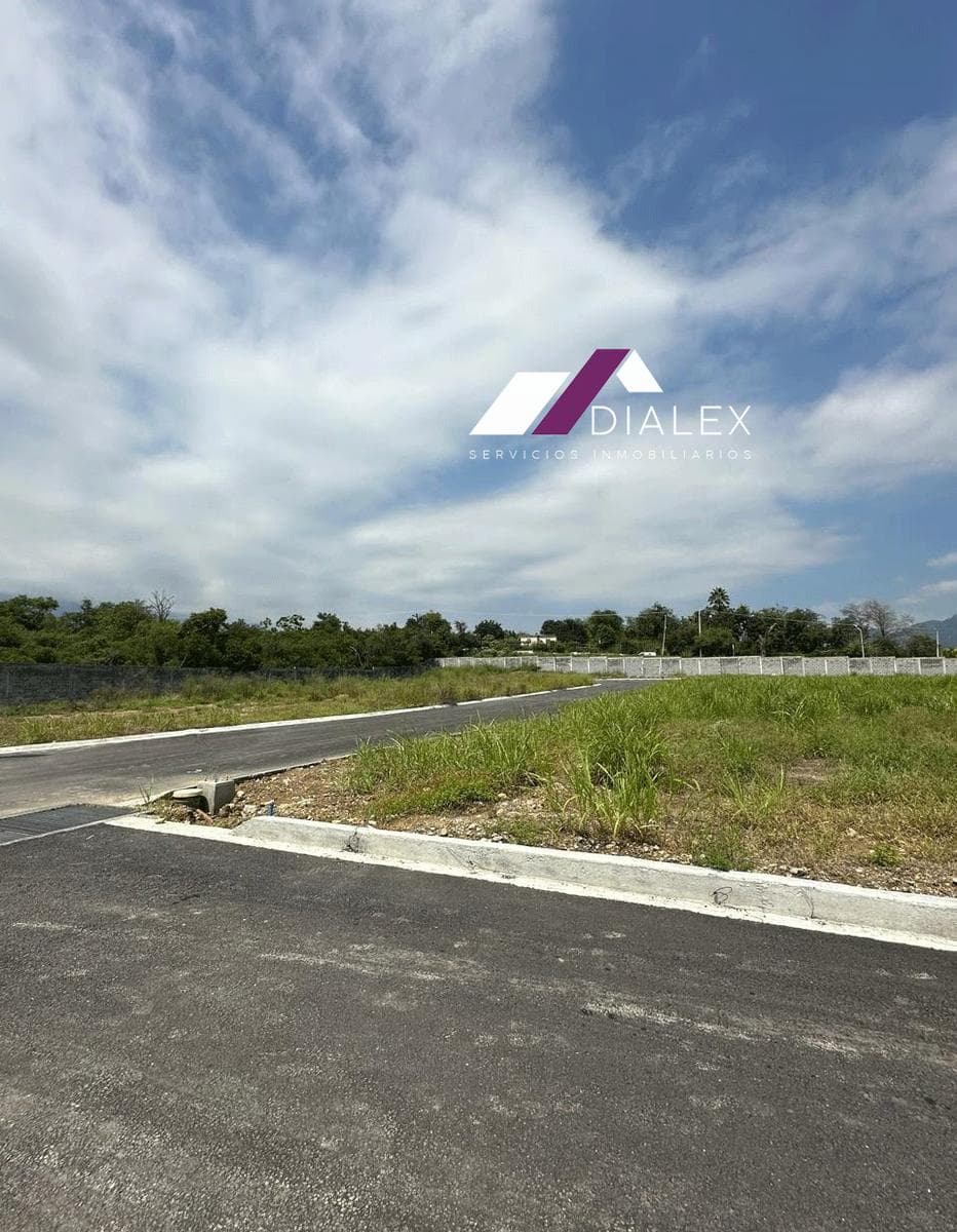 Land for SALE in the Viñedos de Sicilia Subdivision (EL BARRIAL) on Carretera Nacional - 200 m2, Santiago