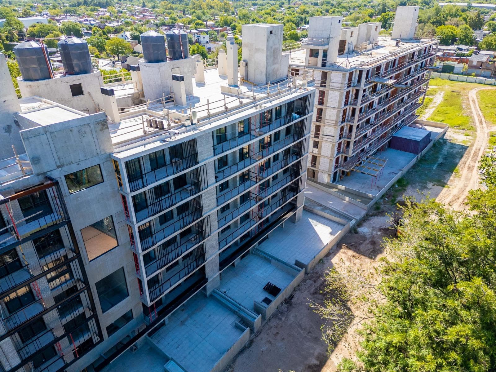 FOR SALE - 3-bedroom apartment with a balcony, garage, and amenities - Fisherton, Rosario.