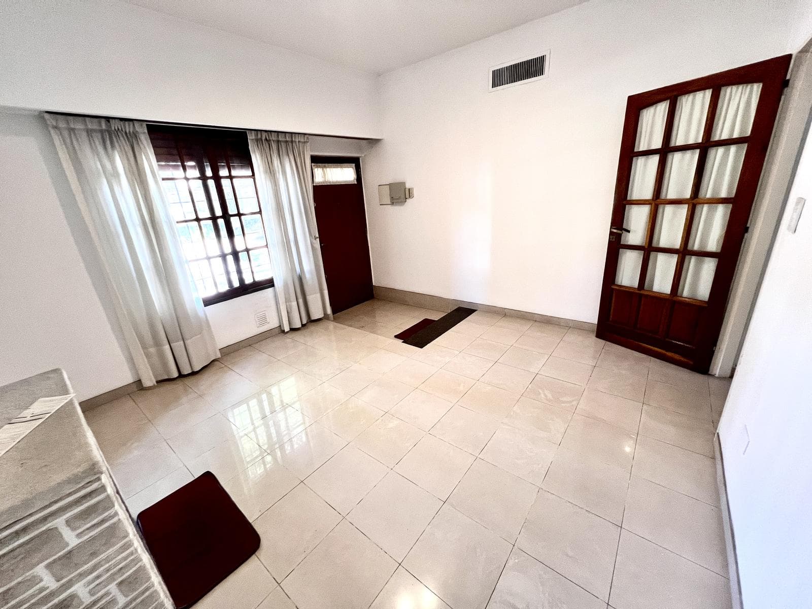 House in Suipacha 2073