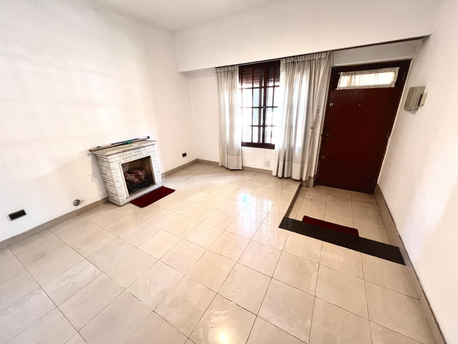 House in Suipacha 2073