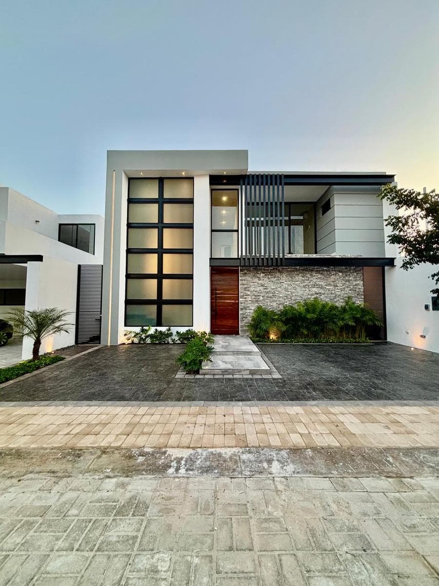 4-Bedroom House in a Gated Community with Amenities for Sale in Temozón Norte