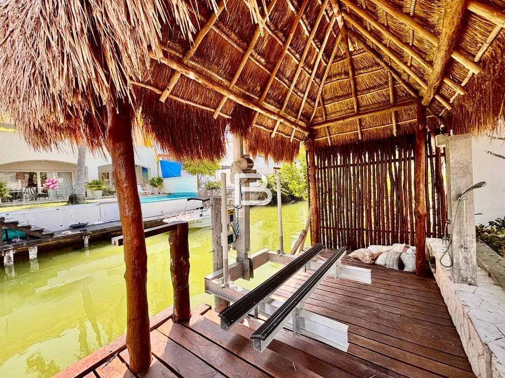 Isla Dorada: Unfurnished House for Rent