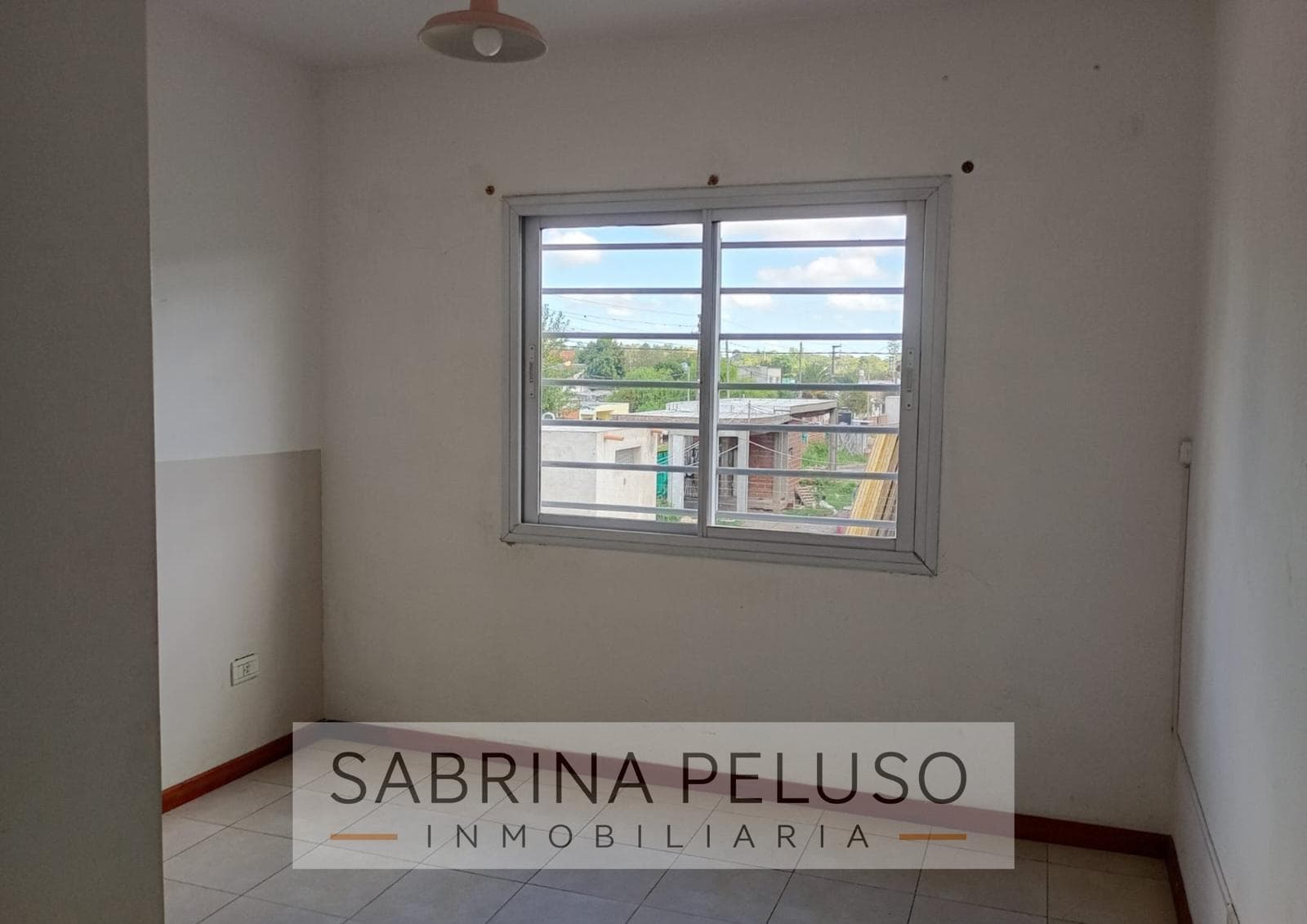 2-Room Apartment for Sale in the Solares I Complex—Moreno