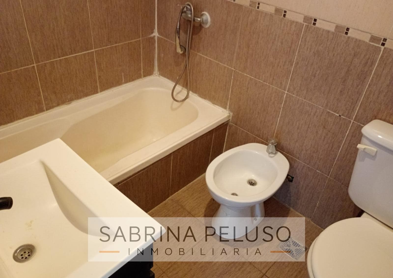 2-Room Apartment for Sale in the Solares I Complex—Moreno
