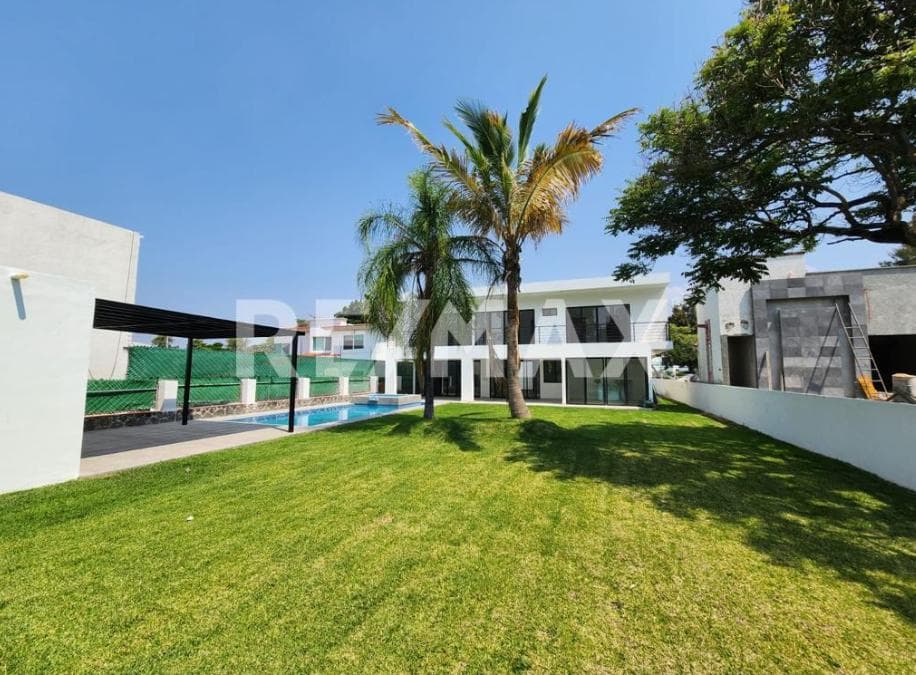 House for Sale in Morelos, Lomas de Cocoyoc Subdivision