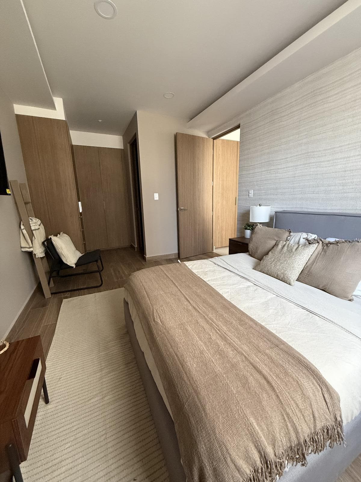 Apartments for SALE LOCATED IN LA CEMENTERA