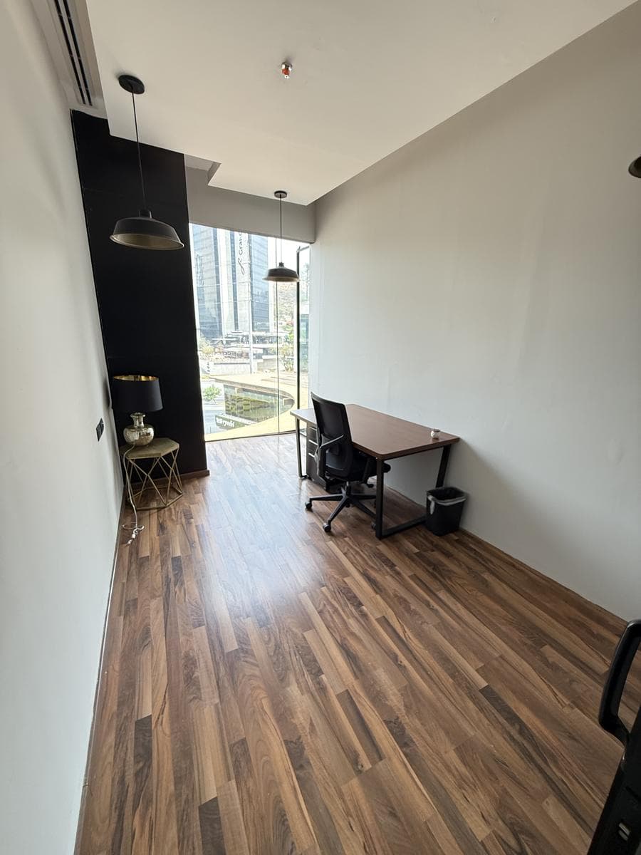 OFFICE FOR RENT IN VALLE ORIENTE