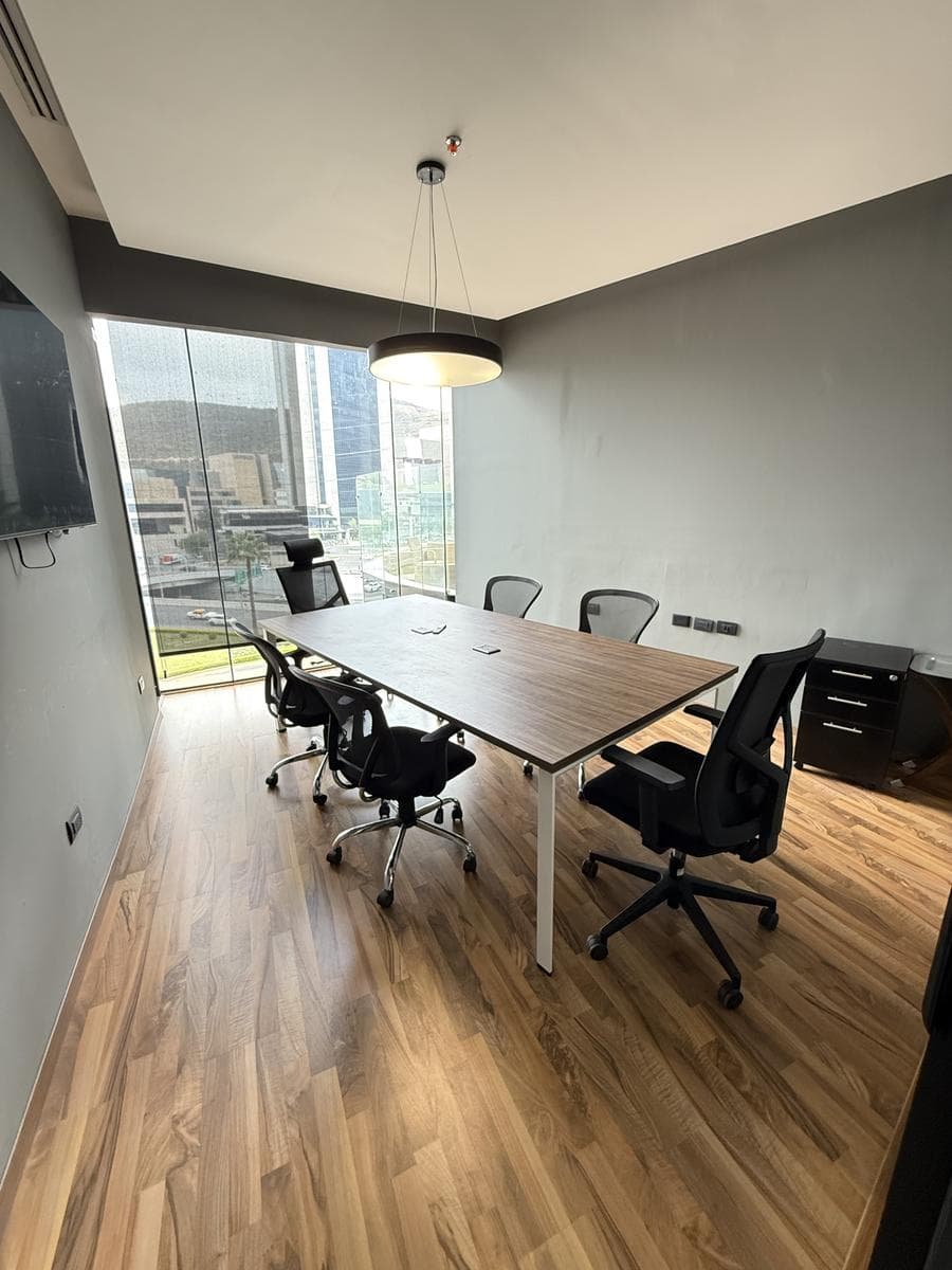 OFFICE FOR RENT IN VALLE ORIENTE