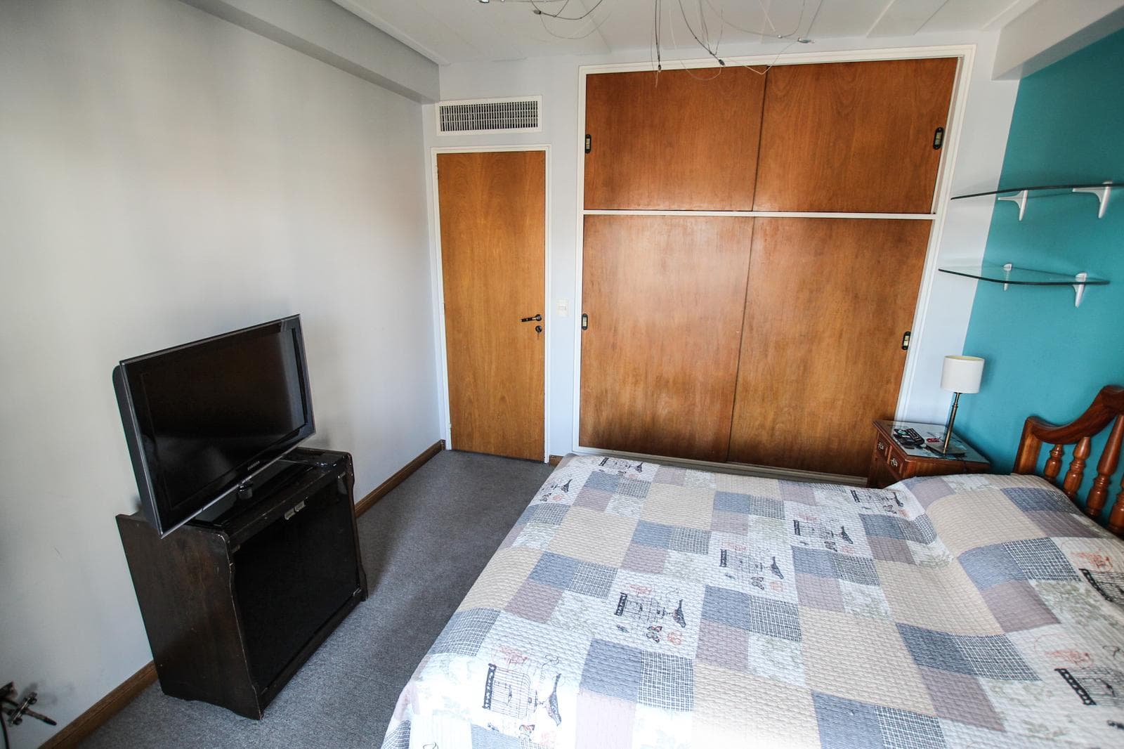 For Sale in Palermo Chico: 5-room apartment with staff quarters, parking spaces, and a storage room!