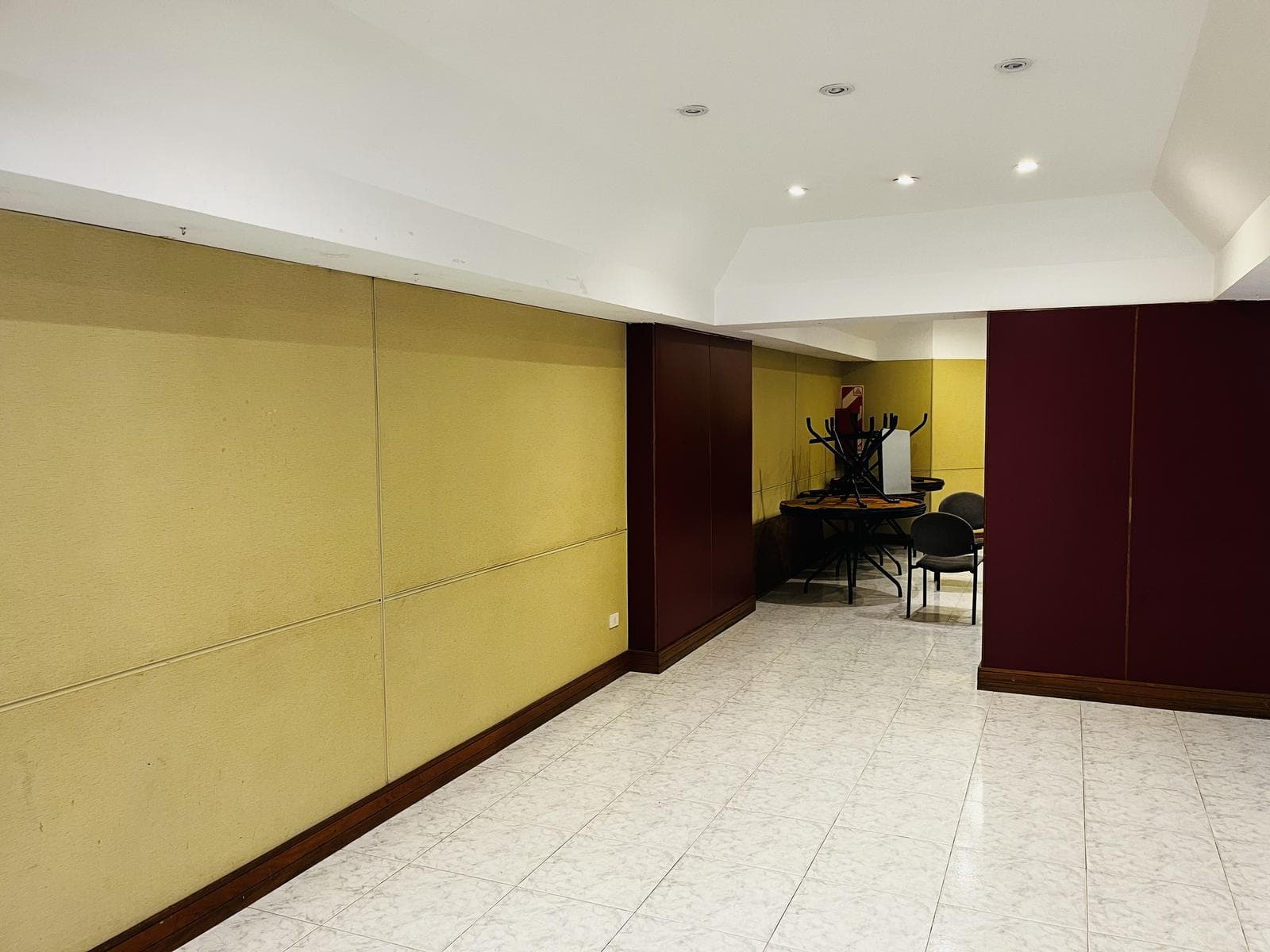 For Sale in Palermo Chico: 5-room apartment with staff quarters, parking spaces, and a storage room!