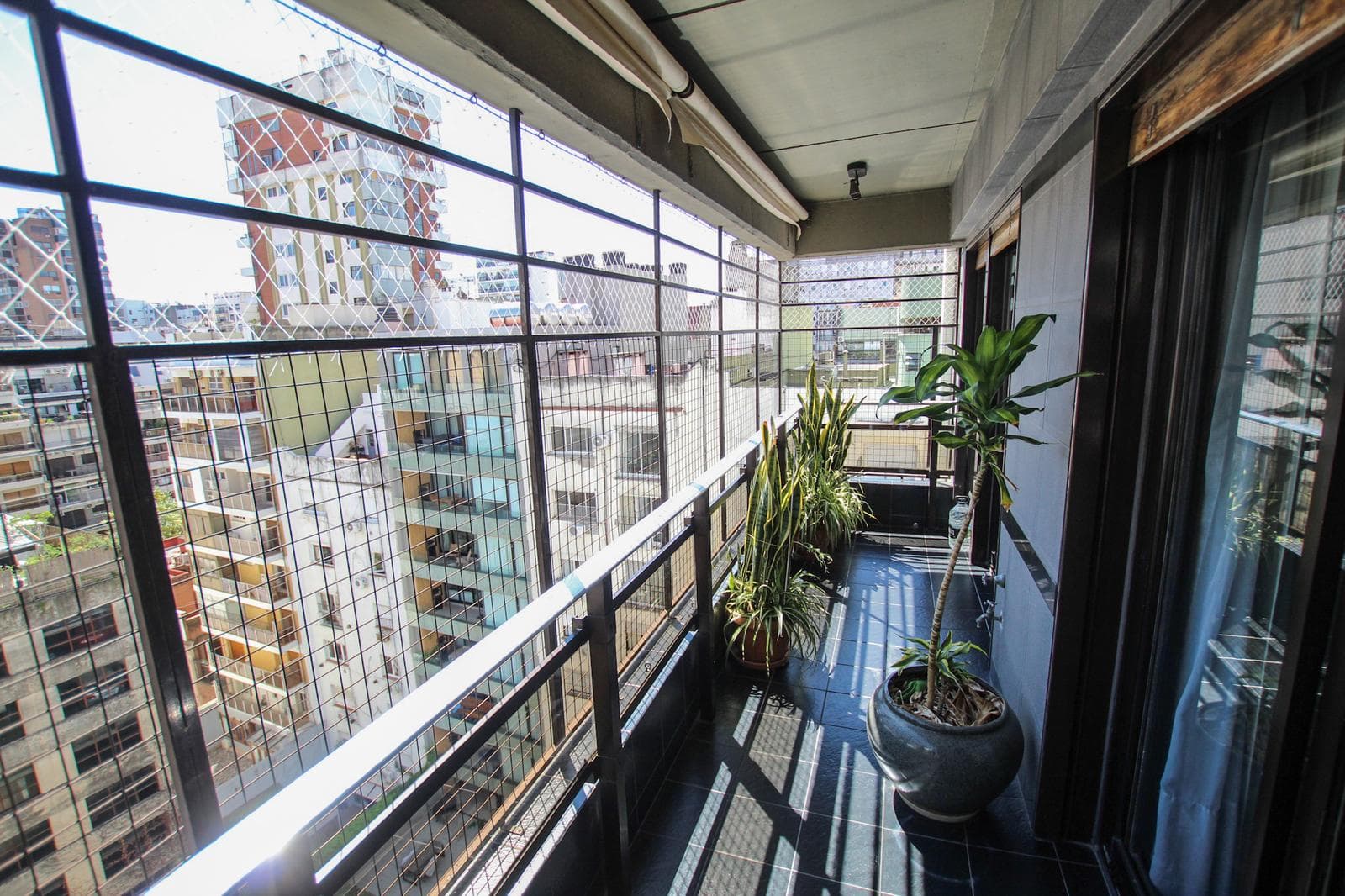 For Sale in Palermo Chico: 5-room apartment with staff quarters, parking spaces, and a storage room!