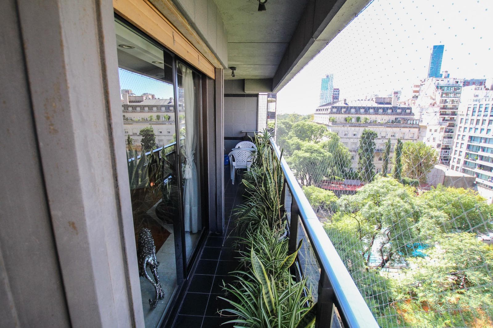 For Sale in Palermo Chico: 5-room apartment with staff quarters, parking spaces, and a storage room!