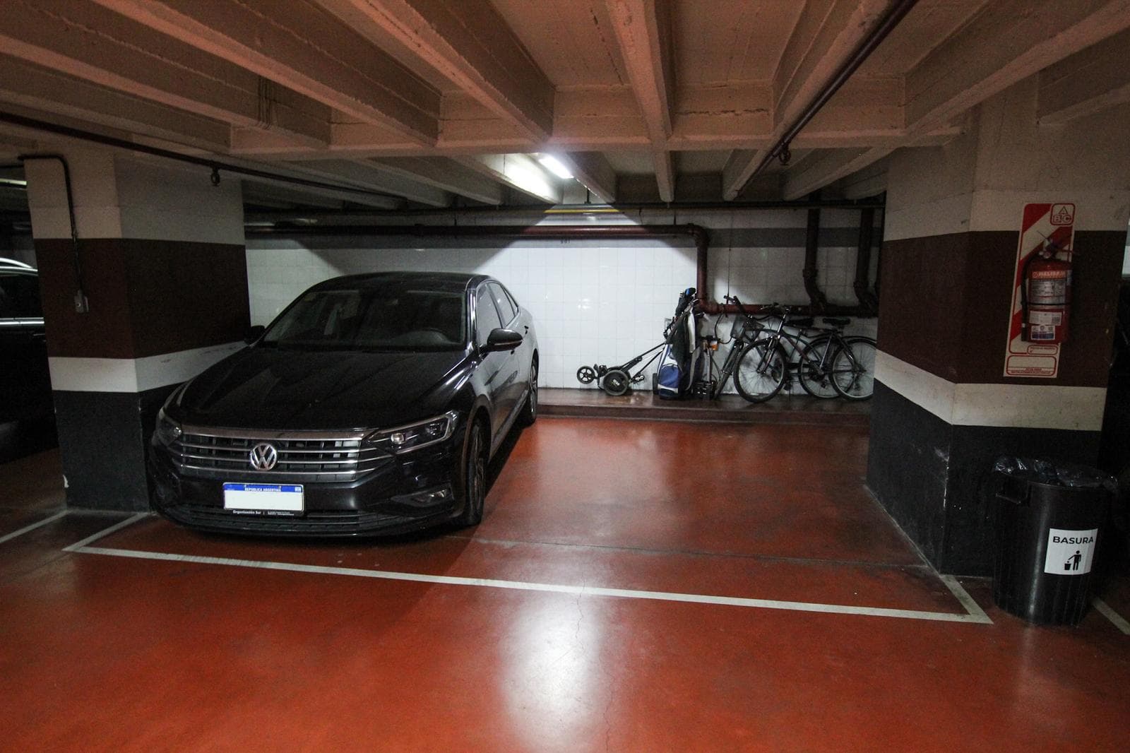 For Sale in Palermo Chico: 5-room apartment with staff quarters, parking spaces, and a storage room!