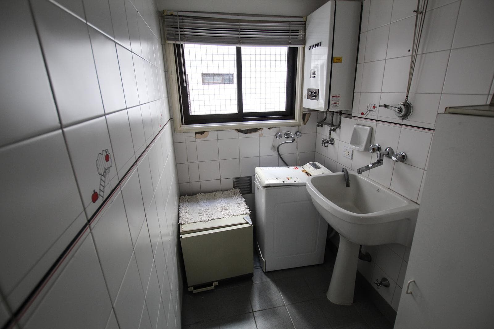 For Sale in Palermo Chico: 5-room apartment with staff quarters, parking spaces, and a storage room!