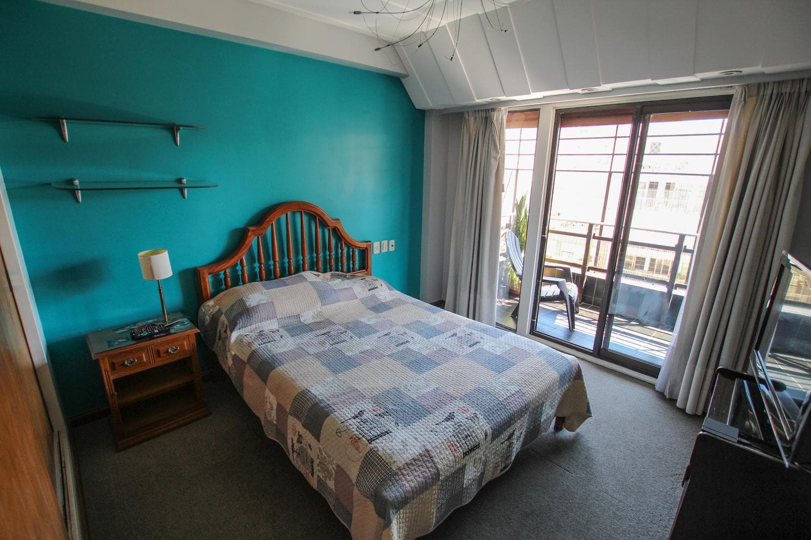 For Sale in Palermo Chico: 5-room apartment with staff quarters, parking spaces, and a storage room!