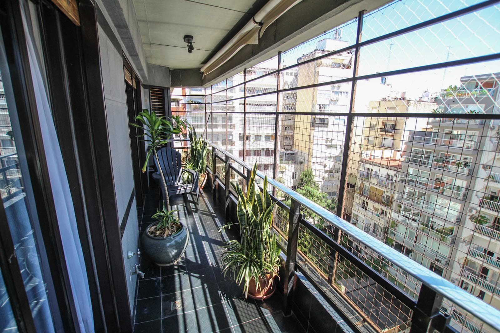 For Sale in Palermo Chico: 5-room apartment with staff quarters, parking spaces, and a storage room!