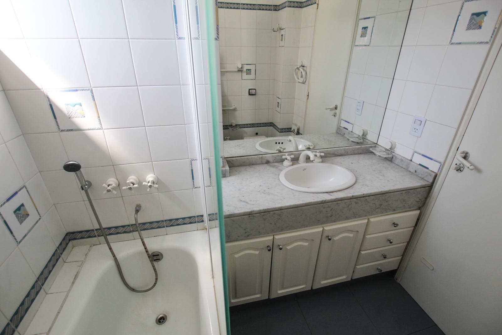 For Sale in Palermo Chico: 5-room apartment with staff quarters, parking spaces, and a storage room!