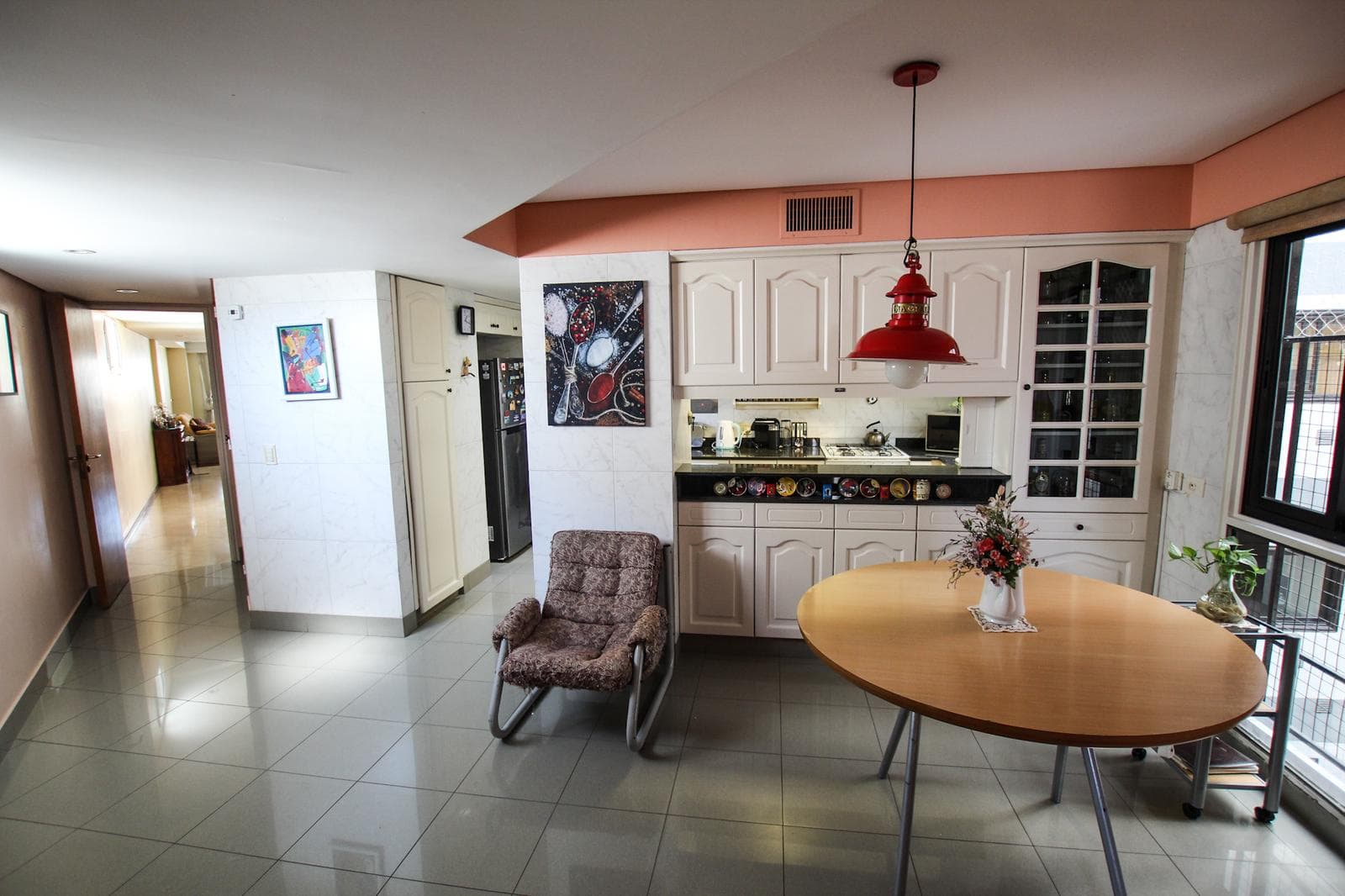 For Sale in Palermo Chico: 5-room apartment with staff quarters, parking spaces, and a storage room!