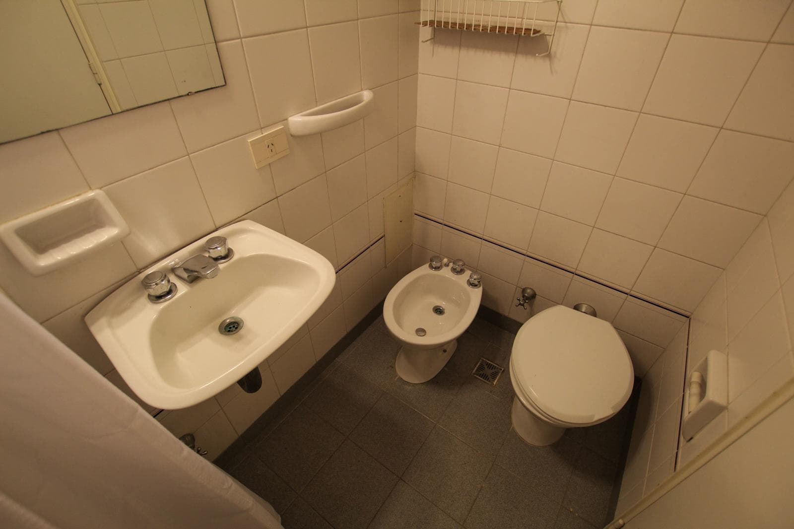 For Sale in Palermo Chico: 5-room apartment with staff quarters, parking spaces, and a storage room!