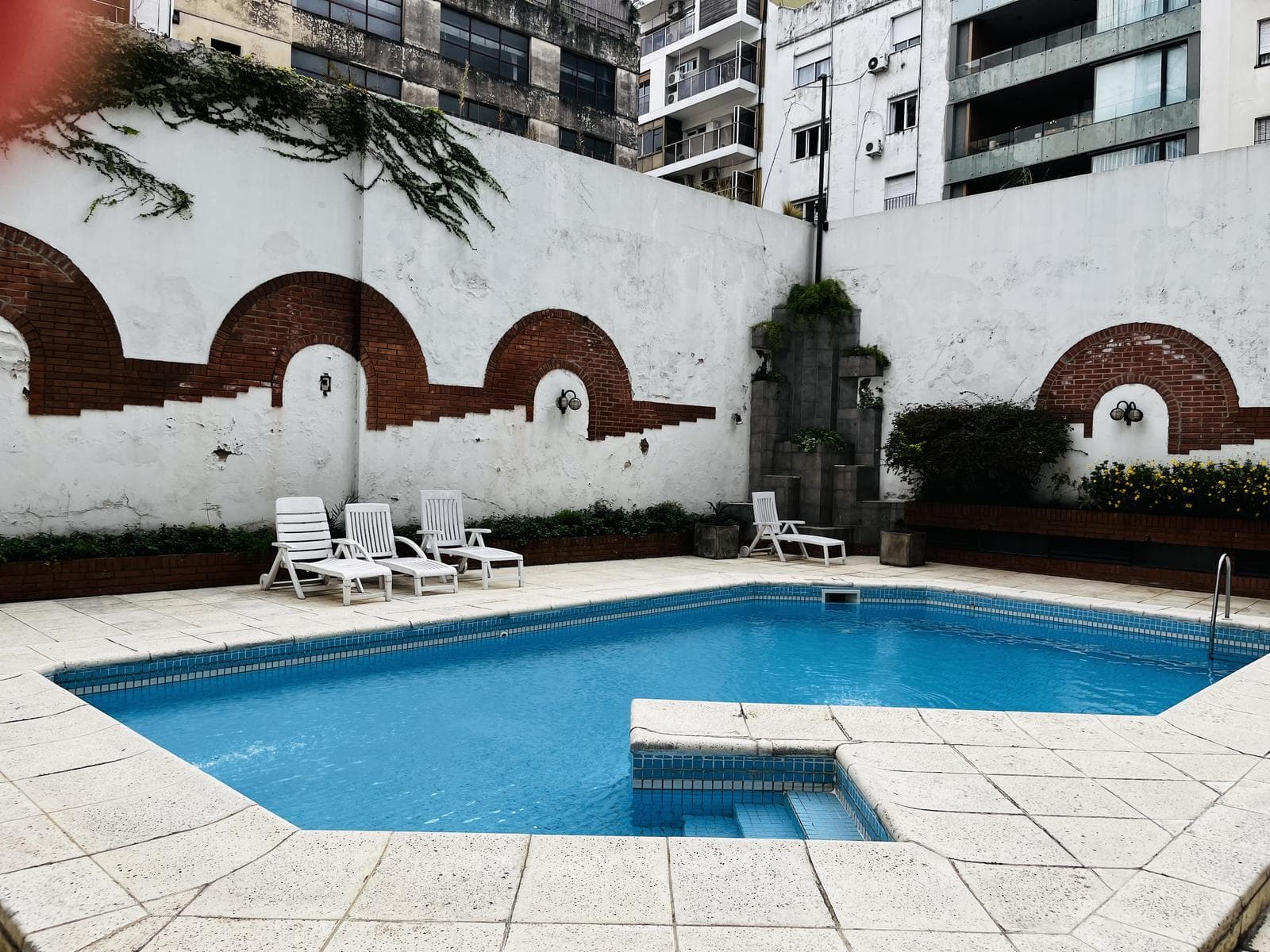 For Sale in Palermo Chico: 5-room apartment with staff quarters, parking spaces, and a storage room!
