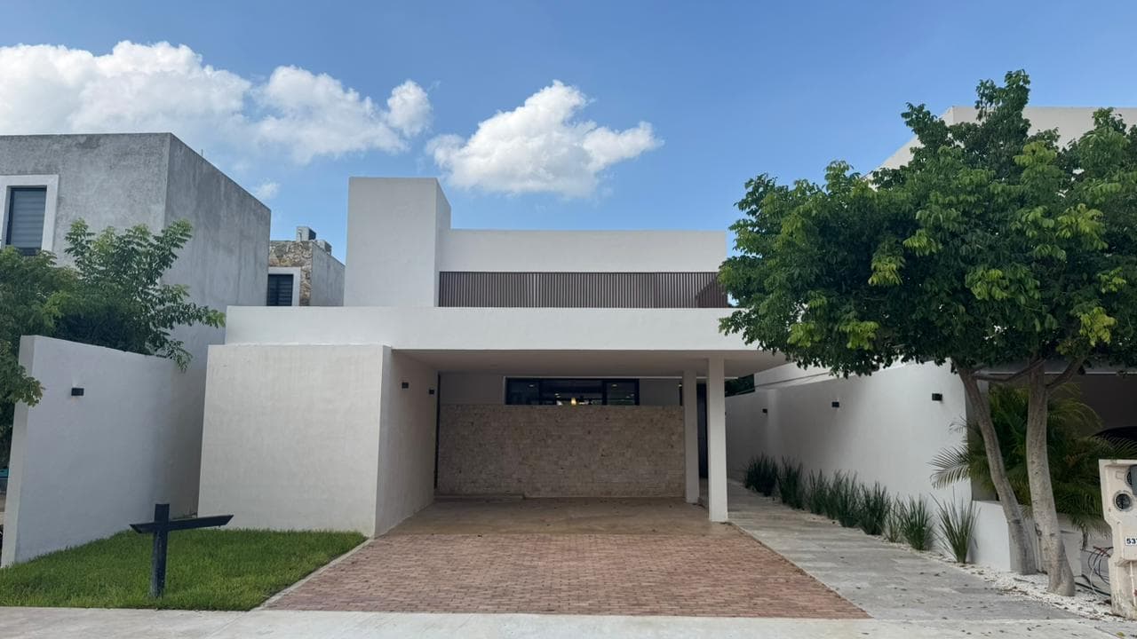 4-Bedroom House for Sale in the Nortemérida Gated Community