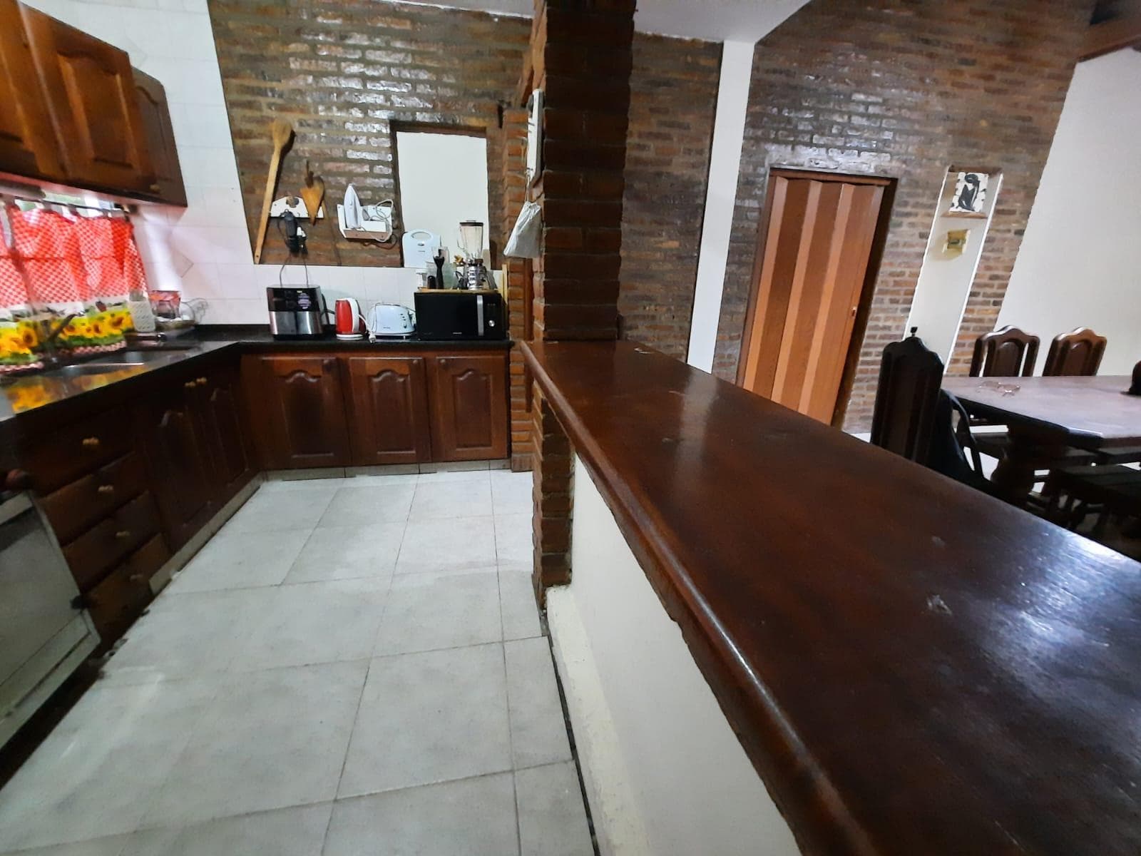 FOR SALE/TRADE - Ground-floor house, first-floor house, and studio apartment. Oeste, Rosario.
