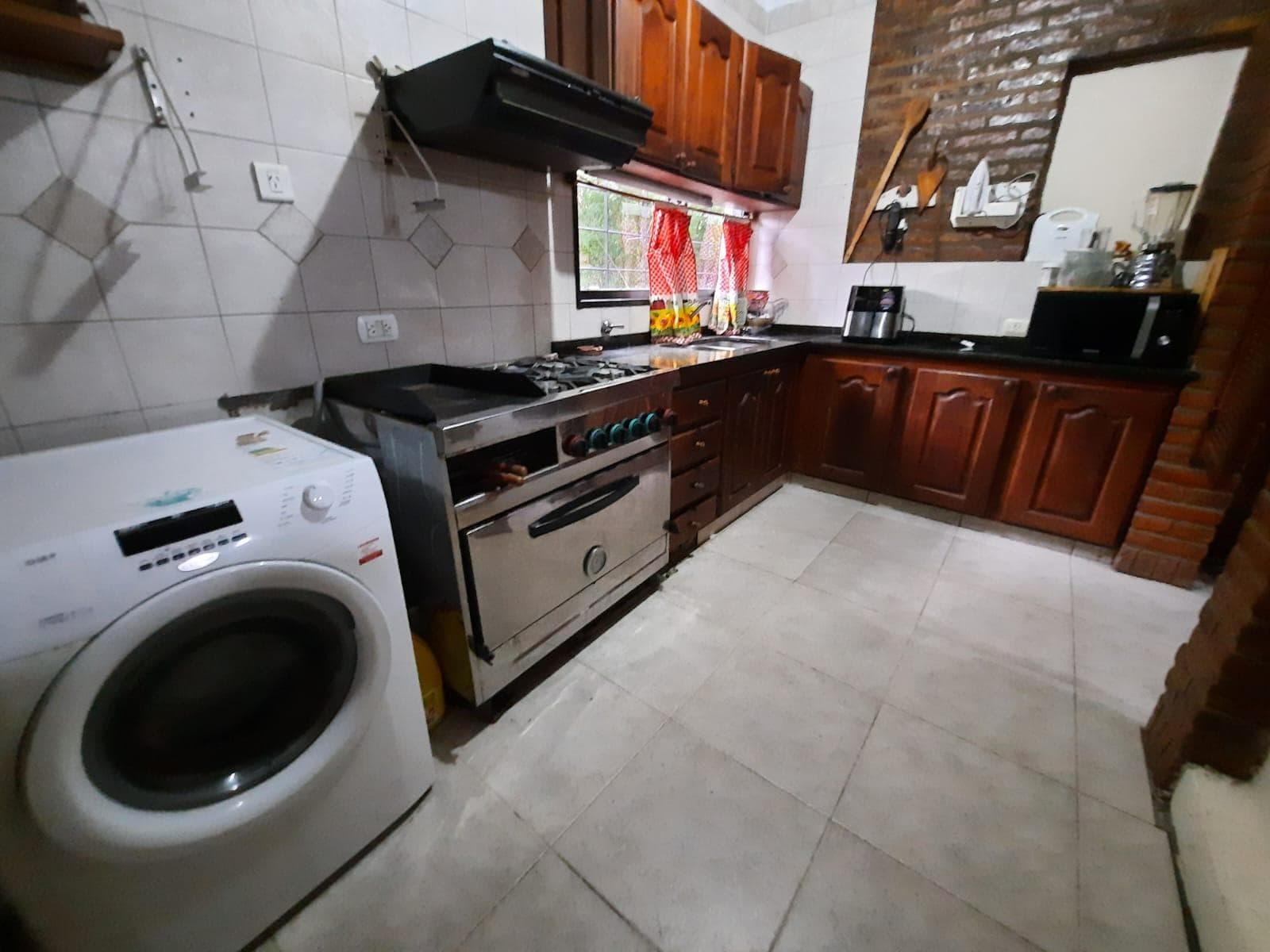 FOR SALE/TRADE - Ground-floor house, first-floor house, and studio apartment. Oeste, Rosario.