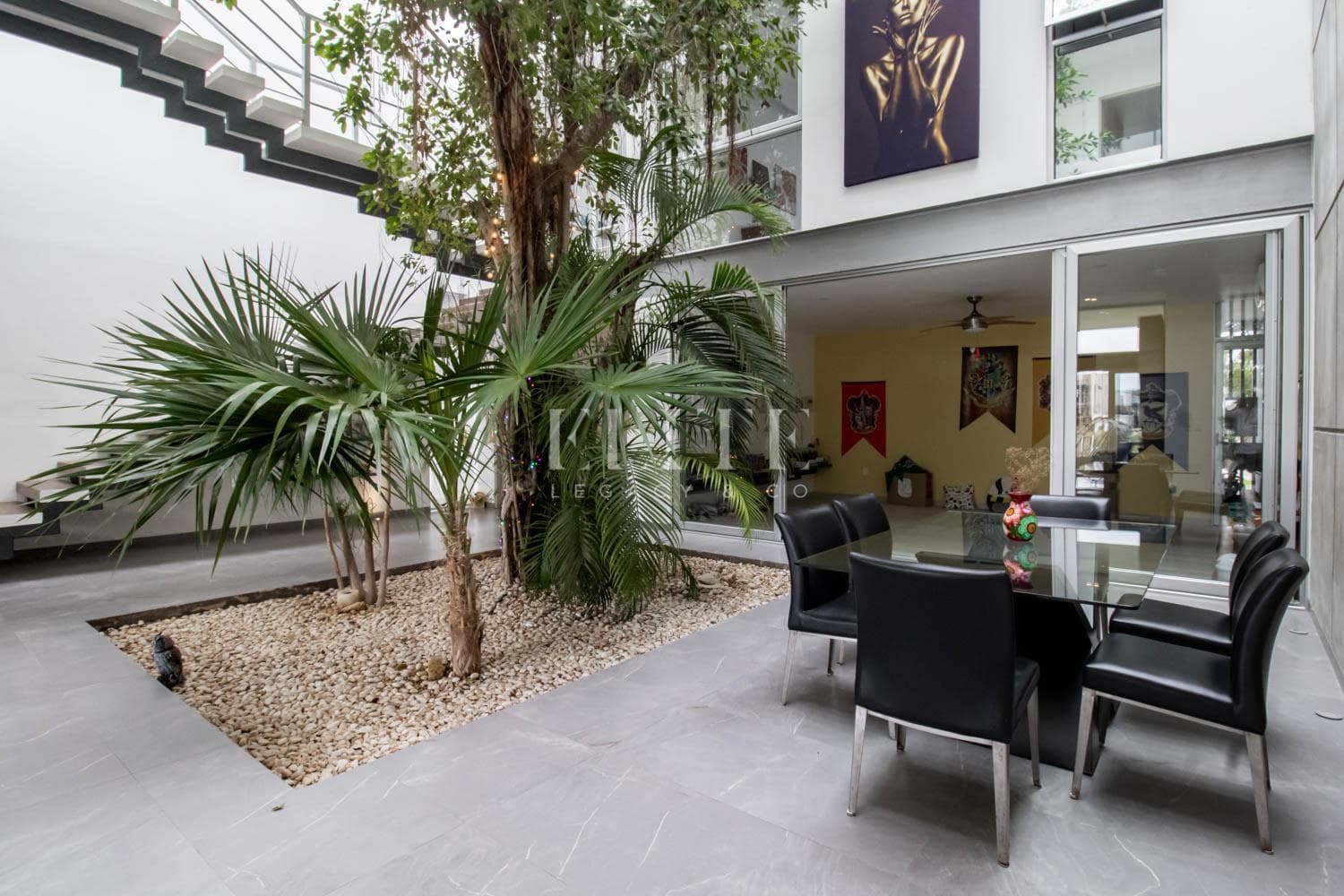 4-Bedroom House for Sale on the Lakefront in Lagos del Sol