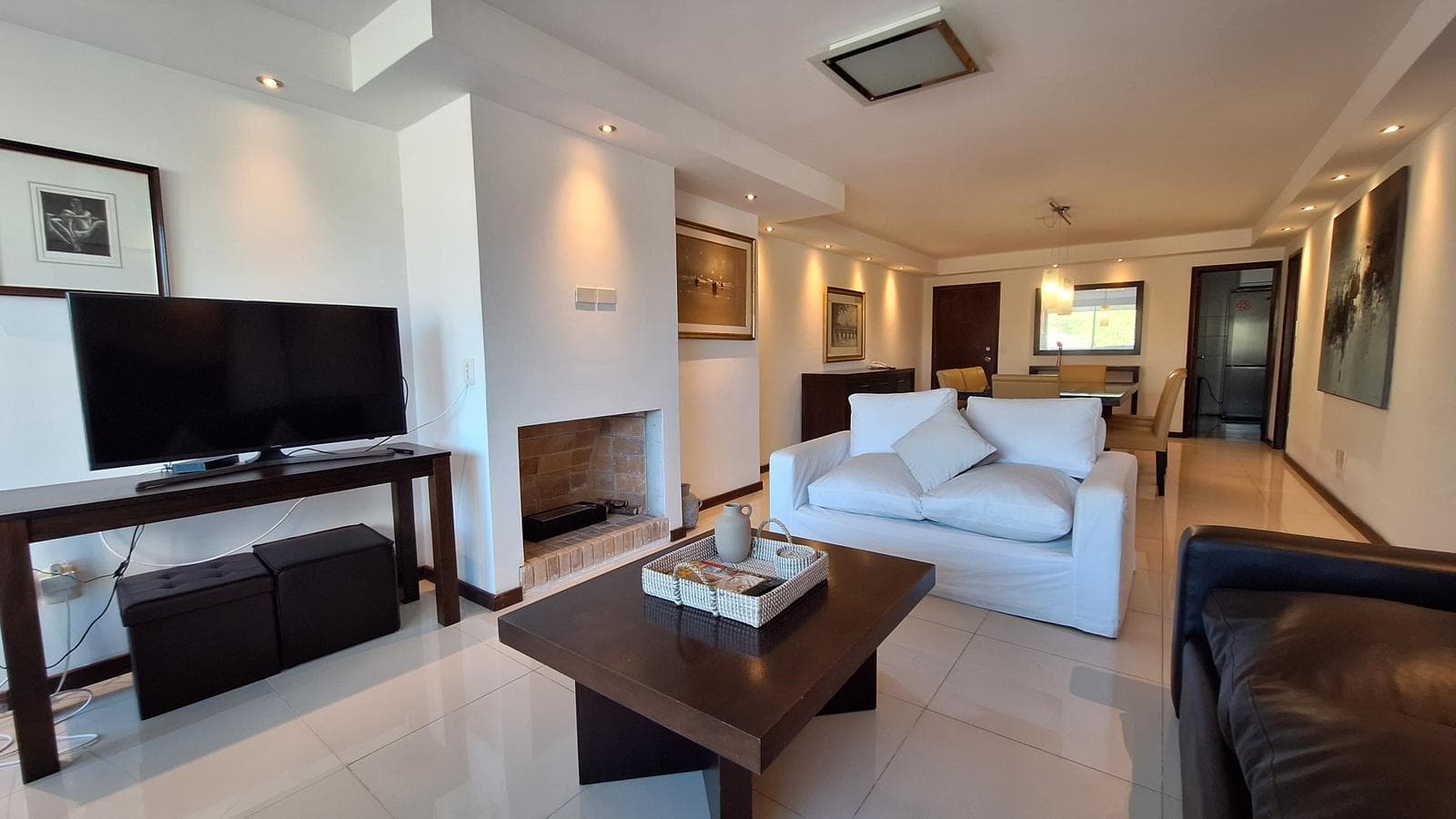 3-Bedroom Apartment with Additional Room for Sale in the Punta Shopping Area