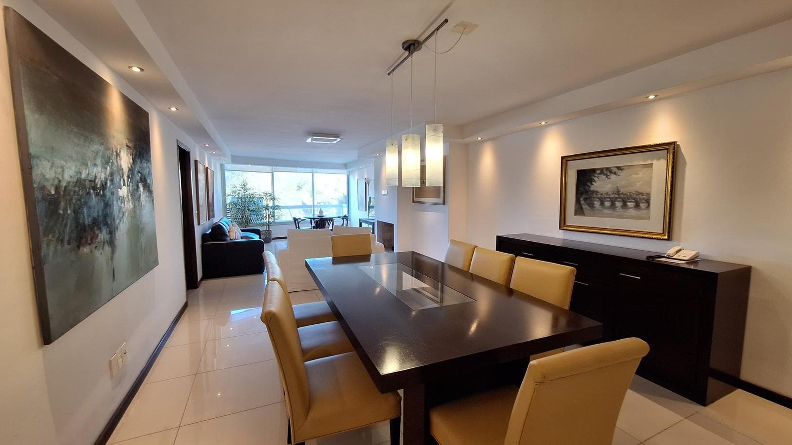 3-Bedroom Apartment with Additional Room for Sale in the Punta Shopping Area