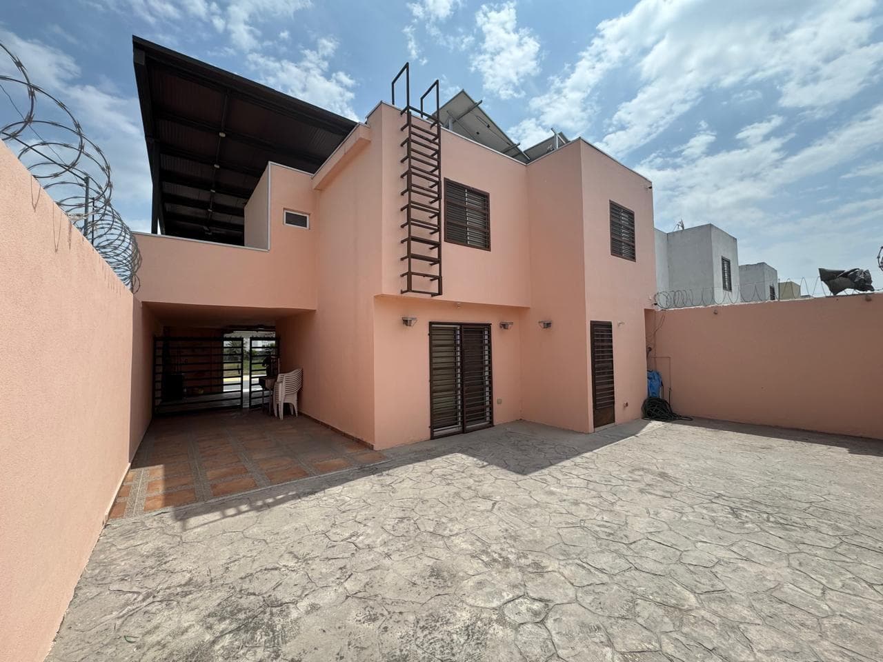HOUSE FOR SALE PRIVATE SUBDIVISION, APODACA, NL