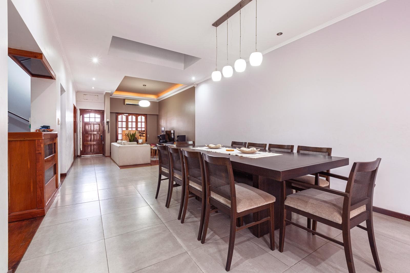FOR SALE | TRADE - 3-bedroom house with a patio, covered porch, and barbecue area - Cura neighborhood, Rosario.