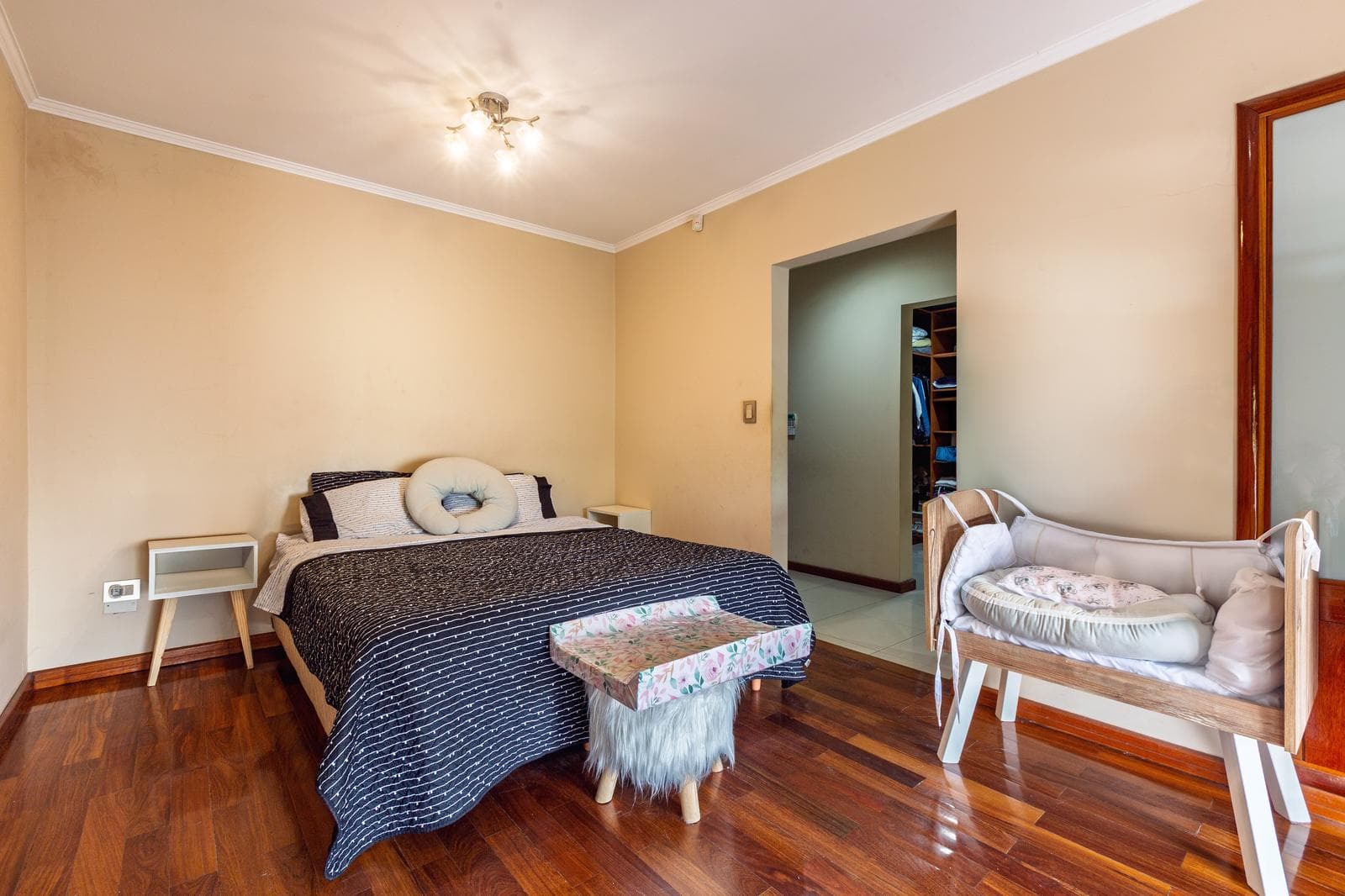 FOR SALE | TRADE - 3-bedroom house with a patio, covered porch, and barbecue area - Cura neighborhood, Rosario.