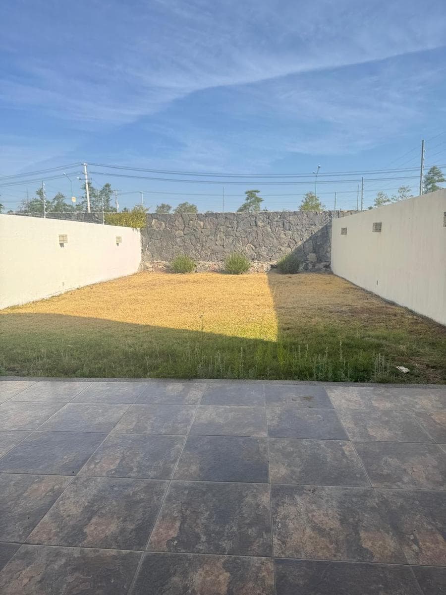 Casa en Venta en la Campiña del Bosque con 3 recámaras con baño