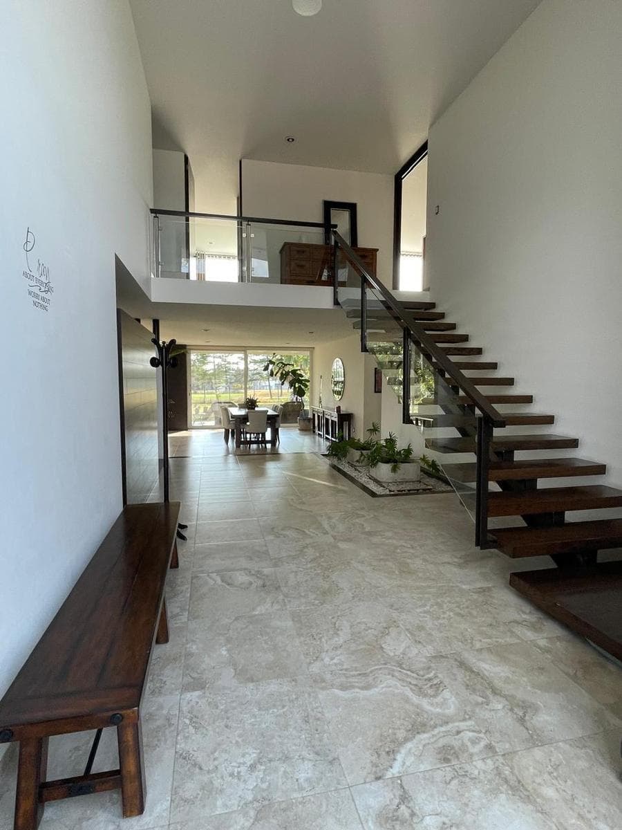 Casa en El Bosque Country Club con 3 Recámaras, principal con vista al campo de Golf