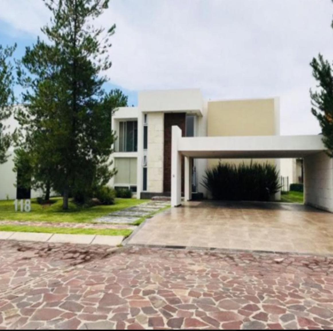 Casa en El Bosque Country Club con 3 Recámaras, principal con vista al campo de Golf