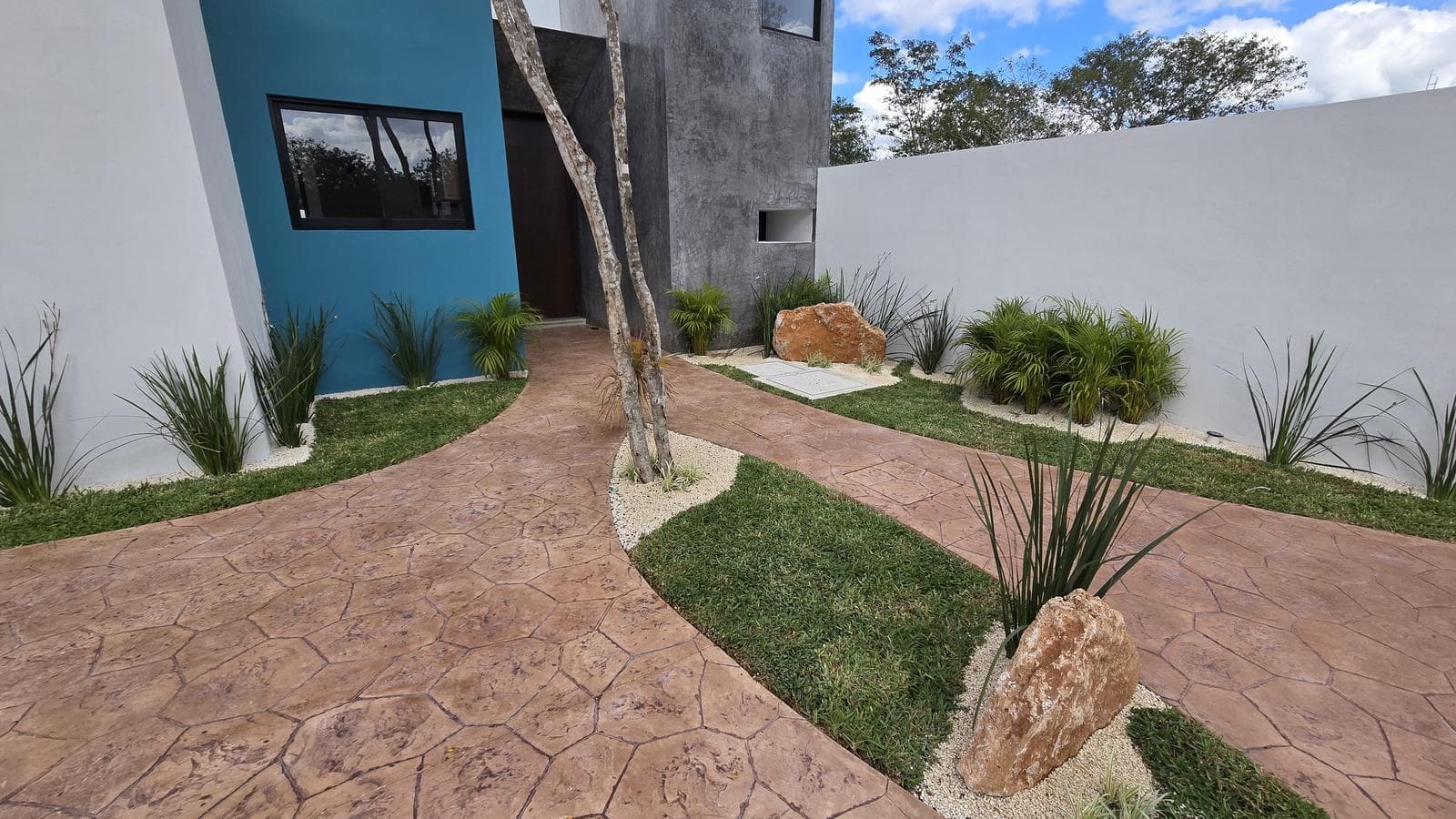 Beautiful House for Sale in Conkal, Yucatán, on a Private Street Near the Ocean