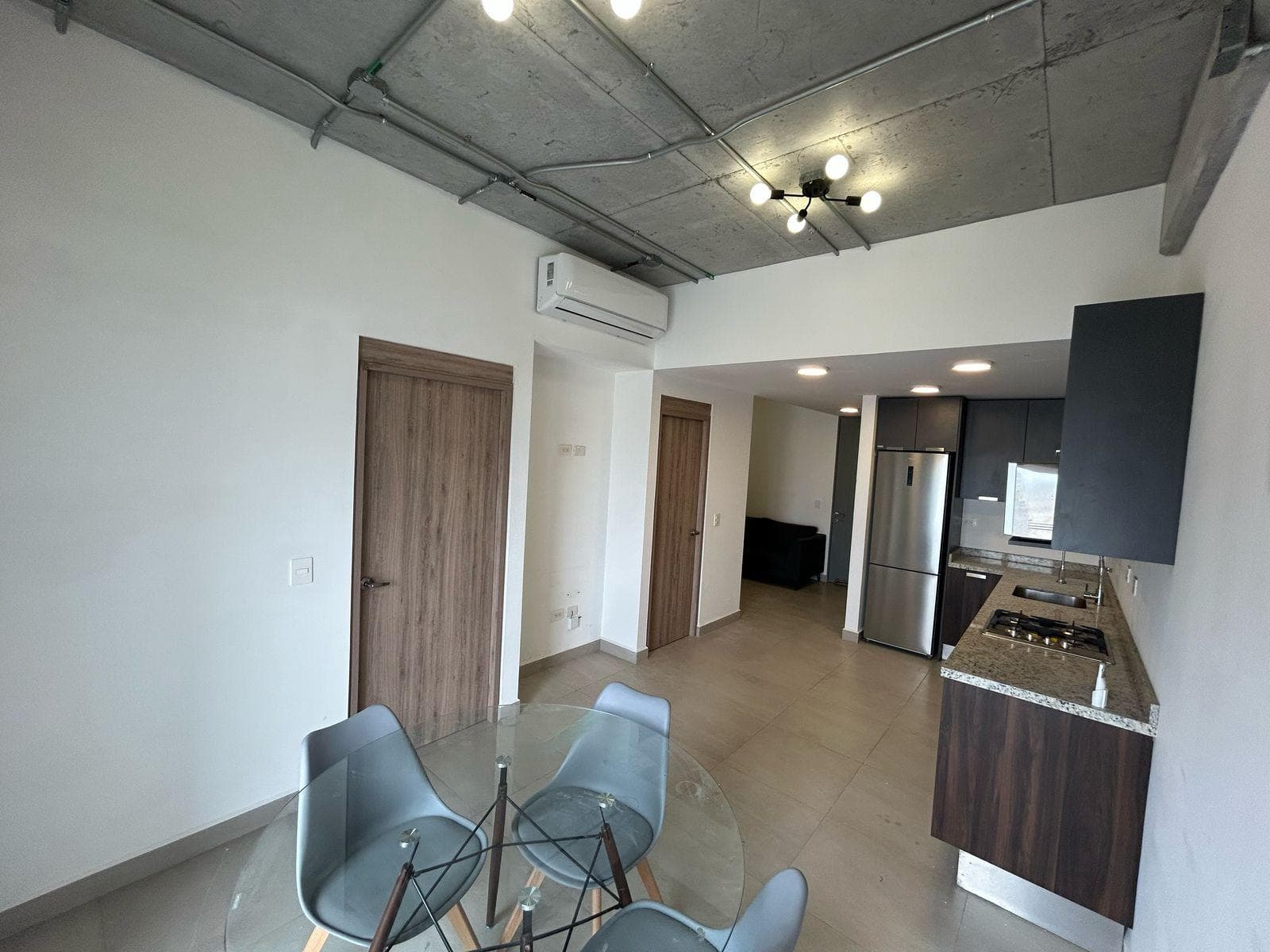 APARTMENT FOR RENT IN TORRE MITT