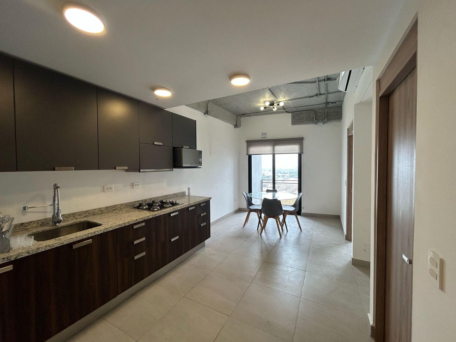APARTMENT FOR RENT IN TORRE MITT