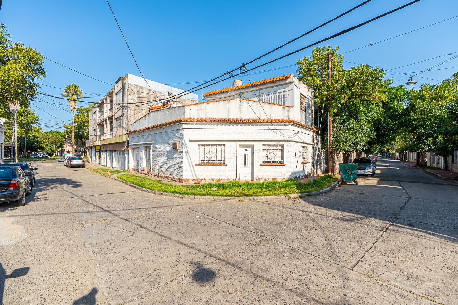 FOR SALE - 3-bedroom house with garage and terrace - Sarmiento neighborhood, Rosario.