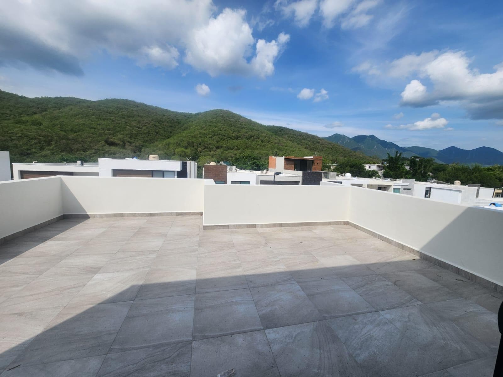 FOR SALE: 3-Story House in the Rincón de San Gerardo Subdivision (EL BARRO) – National Highway in Monterrey, 285 m²