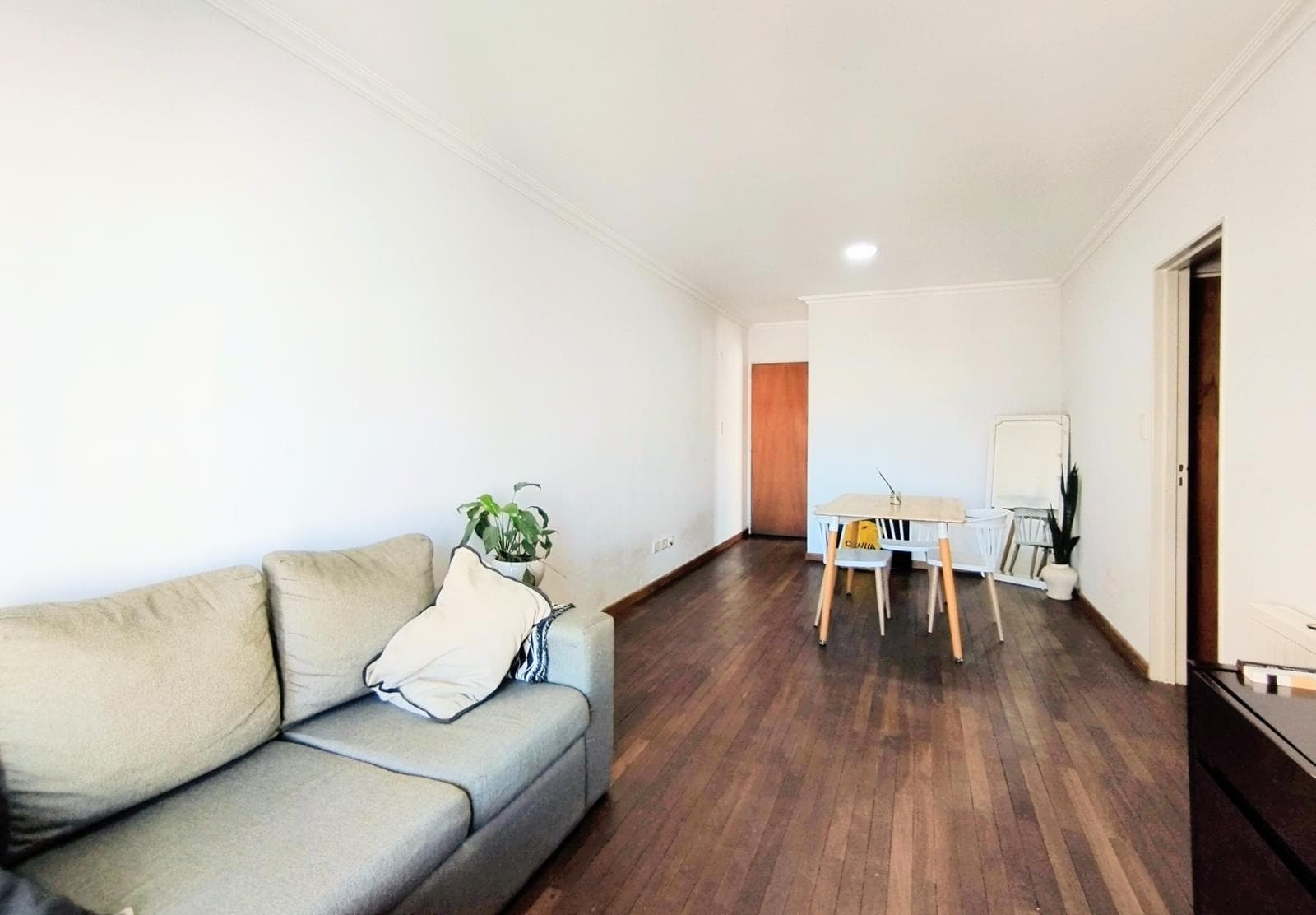 FOR SALE/TRADE: 3-bedroom apartment with a front-facing balcony - Martin, Rosario (Mortgage Available)